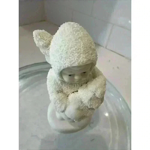 Department 56 Snowbabies Holding Small Tree With One On Back Christmas Winter - Picture 2 of 11